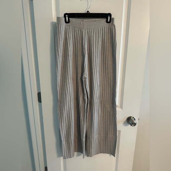 Gray Ribbed Sweater Set - Picture 3 of 3